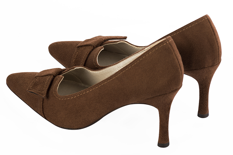 Caramel brown women's dress pumps, with a knot on the front. Tapered toe. High slim heel. Rear view - Florence KOOIJMAN